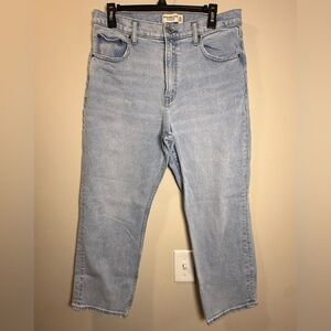 Abercrombie Straight Leg Ultra High Rise Jeans - Size 31 Short